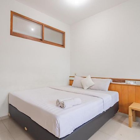 Imelda Residence Setrasari RedPartner Bandung Exterior foto