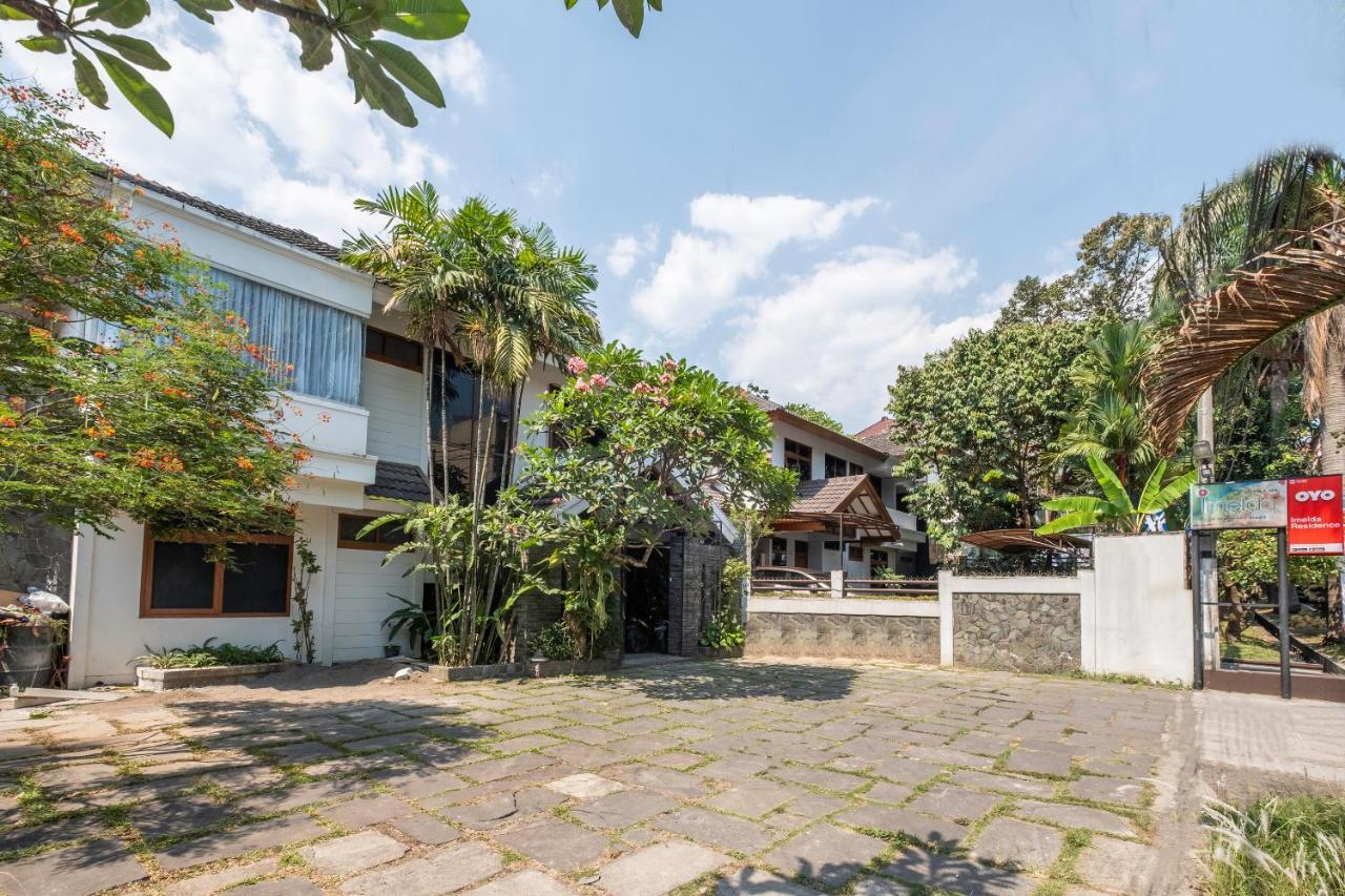 Imelda Residence Setrasari RedPartner Bandung Exterior foto