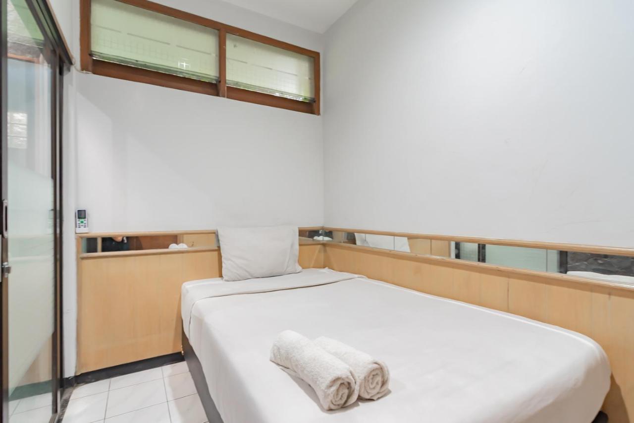 Imelda Residence Setrasari RedPartner Bandung Exterior foto