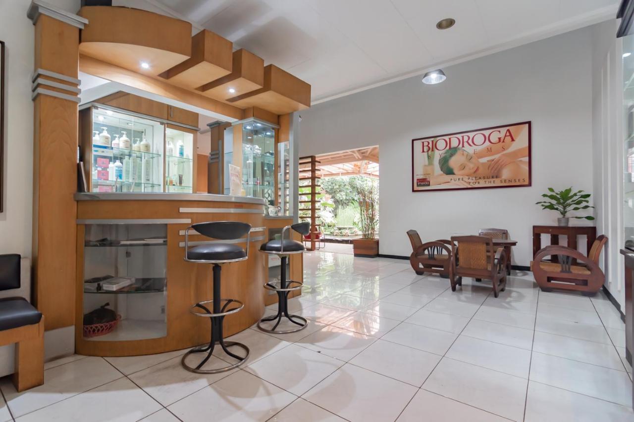 Imelda Residence Setrasari RedPartner Bandung Exterior foto