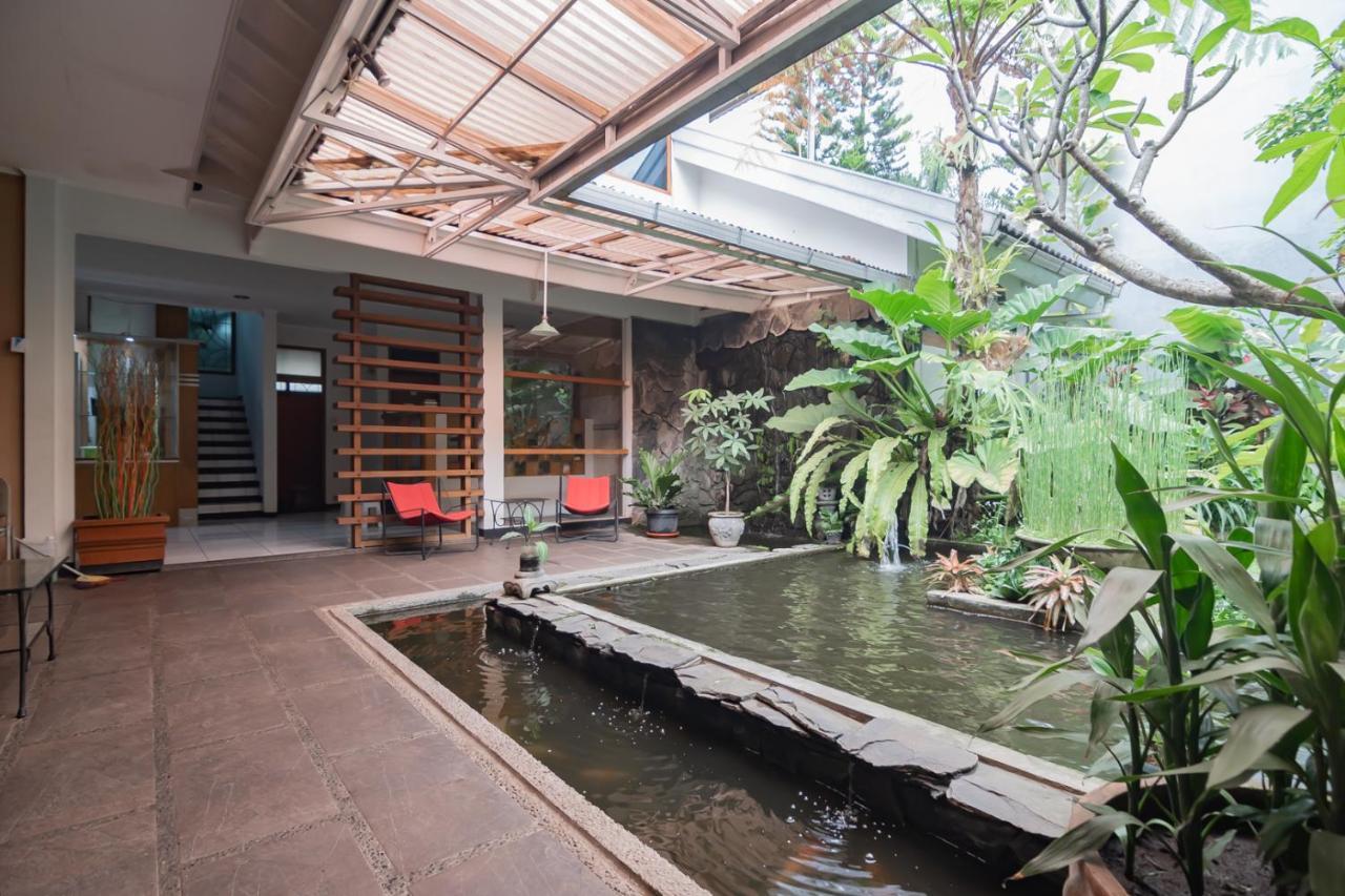 Imelda Residence Setrasari RedPartner Bandung Exterior foto